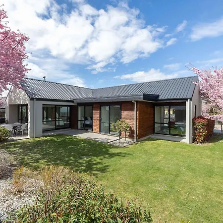 Mountain Views In Meadowstone Villa